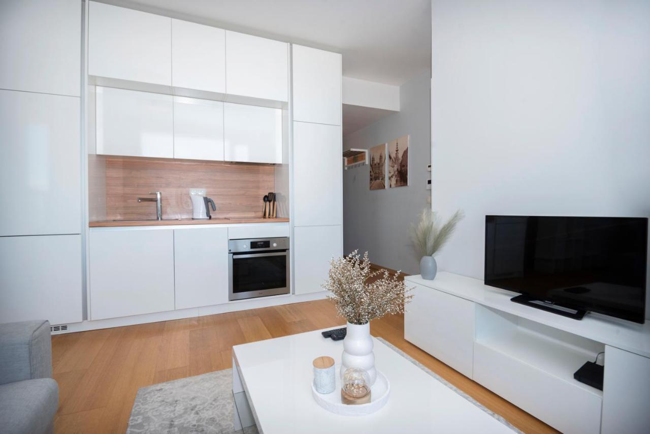 브라티슬라바 Luxury 1Bdrm On The 28Th Floor 아파트 외부 사진