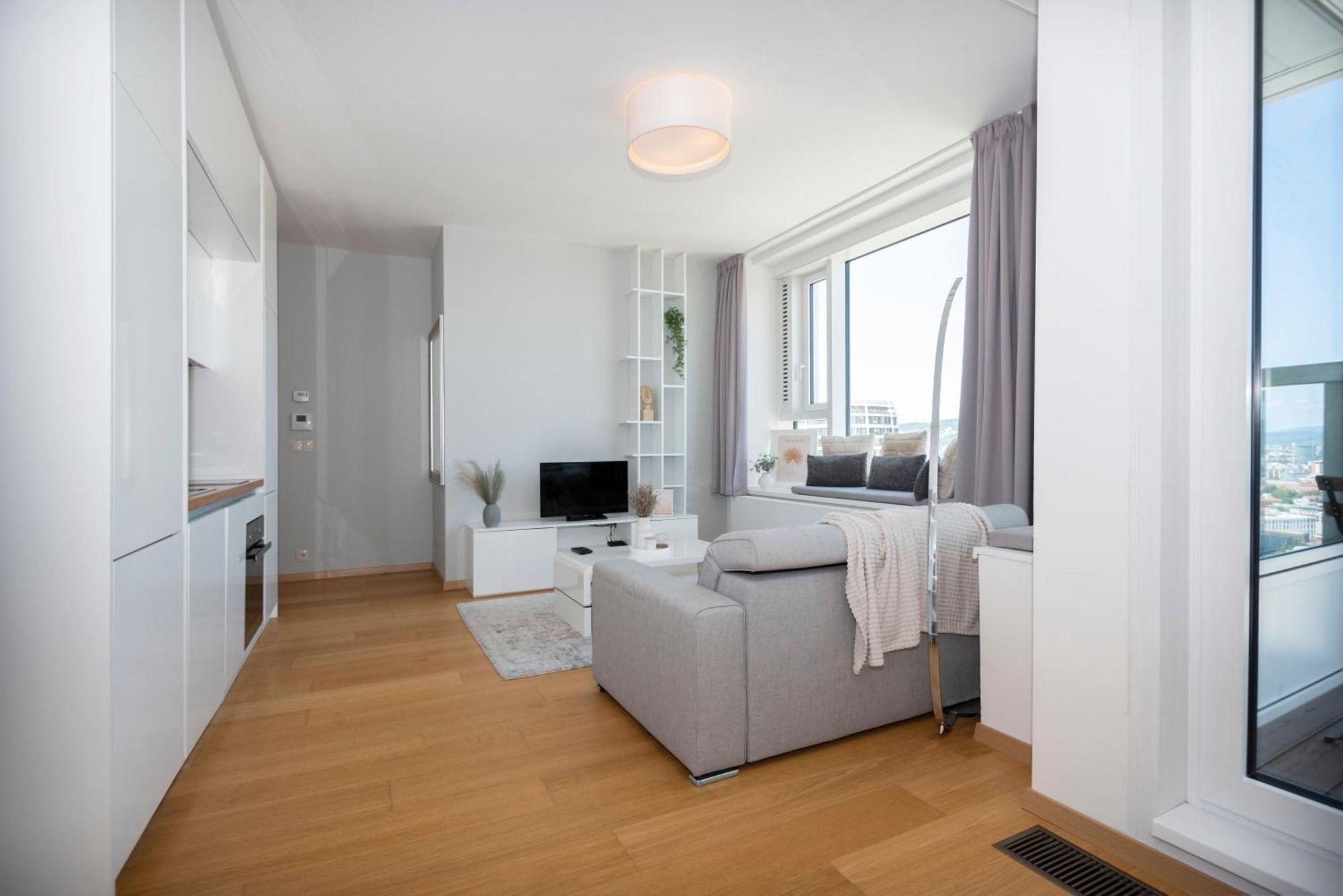 브라티슬라바 Luxury 1Bdrm On The 28Th Floor 아파트 외부 사진